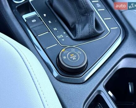 Синий Фольксваген Тигуан, объемом двигателя 2 л и пробегом 96 тыс. км за 20990 $, фото 33 на Automoto.ua