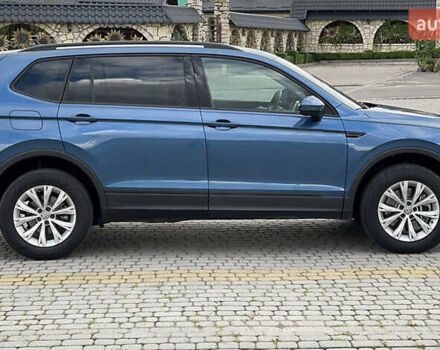 Синий Фольксваген Тигуан, объемом двигателя 2 л и пробегом 117 тыс. км за 18000 $, фото 4 на Automoto.ua