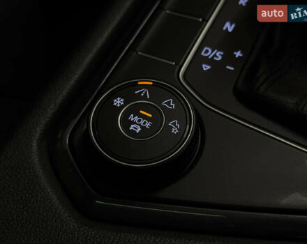 Синій Фольксваген Тігуан, об'ємом двигуна 1.98 л та пробігом 92 тис. км за 23499 $, фото 18 на Automoto.ua