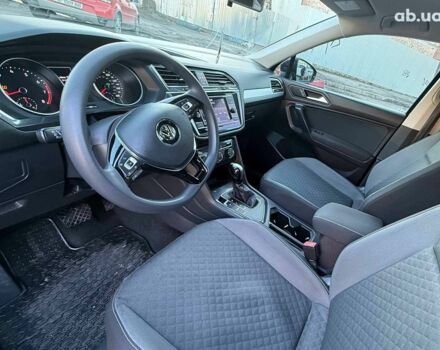 Синій Фольксваген Тігуан, об'ємом двигуна 2 л та пробігом 103 тис. км за 17990 $, фото 19 на Automoto.ua