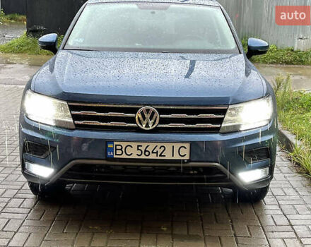 Синий Фольксваген Тигуан, объемом двигателя 2 л и пробегом 117 тыс. км за 18000 $, фото 1 на Automoto.ua