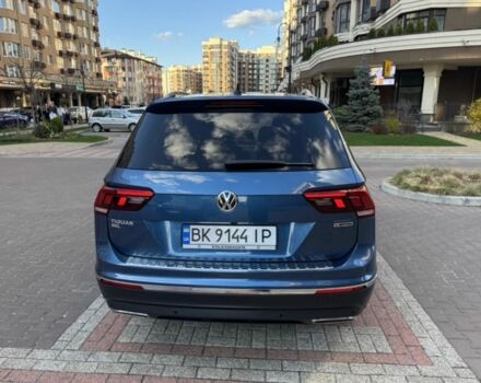 Синий Фольксваген Тигуан, объемом двигателя 2 л и пробегом 124 тыс. км за 23500 $, фото 4 на Automoto.ua