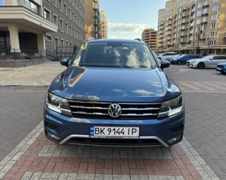 Синий Фольксваген Тигуан, объемом двигателя 2 л и пробегом 124 тыс. км за 23500 $, фото 1 на Automoto.ua