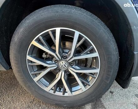 Синій Фольксваген Тігуан, об'ємом двигуна 2 л та пробігом 103 тис. км за 17990 $, фото 28 на Automoto.ua