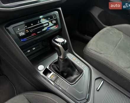 Синий Фольксваген Тигуан, объемом двигателя 2 л и пробегом 157 тыс. км за 30899 $, фото 29 на Automoto.ua