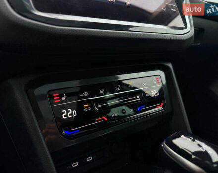 Синий Фольксваген Тигуан, объемом двигателя 2 л и пробегом 157 тыс. км за 30899 $, фото 35 на Automoto.ua