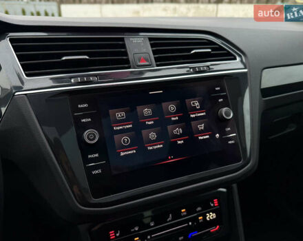 Синий Фольксваген Тигуан, объемом двигателя 2 л и пробегом 157 тыс. км за 30899 $, фото 39 на Automoto.ua