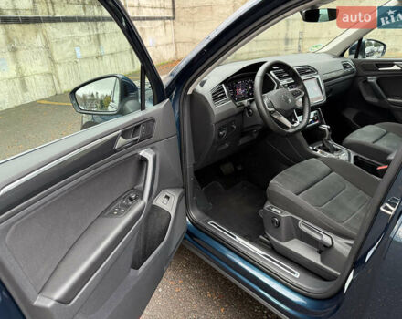 Синий Фольксваген Тигуан, объемом двигателя 2 л и пробегом 189 тыс. км за 31999 $, фото 27 на Automoto.ua