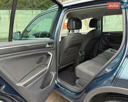 Синій Фольксваген Тігуан, об'ємом двигуна 2 л та пробігом 189 тис. км за 31999 $, фото 62 на Automoto.ua