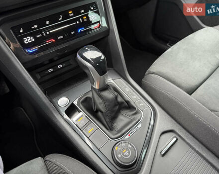 Синий Фольксваген Тигуан, объемом двигателя 2 л и пробегом 189 тыс. км за 31999 $, фото 107 на Automoto.ua