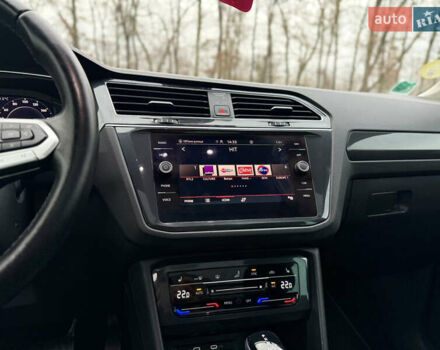 Синий Фольксваген Тигуан, объемом двигателя 2 л и пробегом 157 тыс. км за 30899 $, фото 34 на Automoto.ua