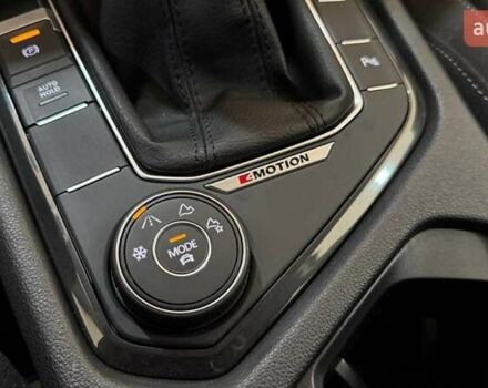 Синий Фольксваген Тигуан, объемом двигателя 1.97 л и пробегом 21 тыс. км за 33722 $, фото 21 на Automoto.ua