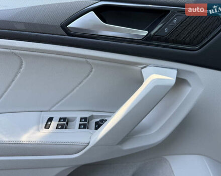 Синій Фольксваген Тігуан, об'ємом двигуна 2 л та пробігом 57 тис. км за 26800 $, фото 23 на Automoto.ua