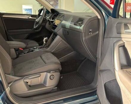 Синий Фольксваген Тигуан, объемом двигателя 1.97 л и пробегом 21 тыс. км за 33722 $, фото 5 на Automoto.ua