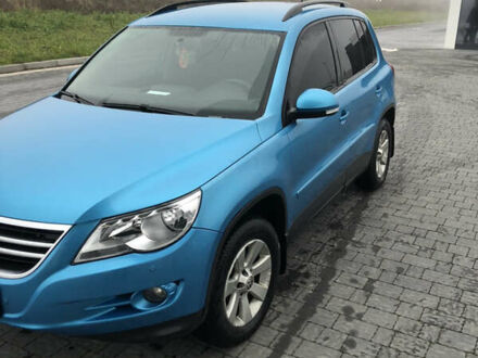 Синий Фольксваген Тигуан, объемом двигателя 2 л и пробегом 230 тыс. км за 10500 $, фото 1 на Automoto.ua