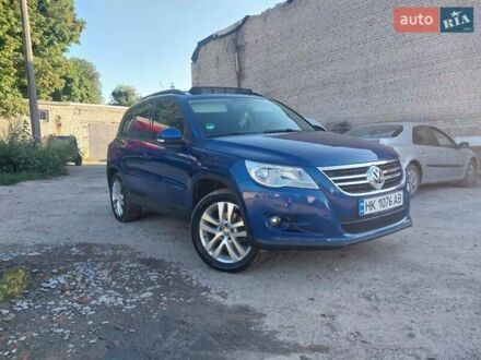 Синий Фольксваген Тигуан, объемом двигателя 2 л и пробегом 153 тыс. км за 10999 $, фото 1 на Automoto.ua