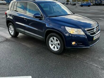 Синий Фольксваген Тигуан, объемом двигателя 2 л и пробегом 212 тыс. км за 11000 $, фото 1 на Automoto.ua
