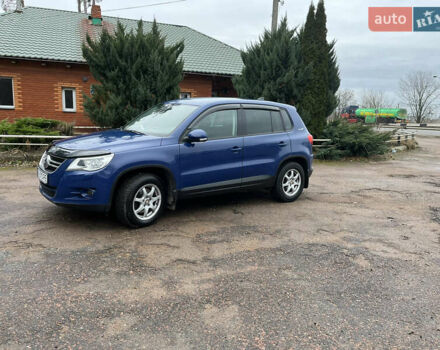 Синий Фольксваген Тигуан, объемом двигателя 2 л и пробегом 187 тыс. км за 11890 $, фото 1 на Automoto.ua