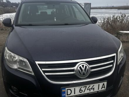 Синий Фольксваген Тигуан, объемом двигателя 2 л и пробегом 260 тыс. км за 10000 $, фото 1 на Automoto.ua
