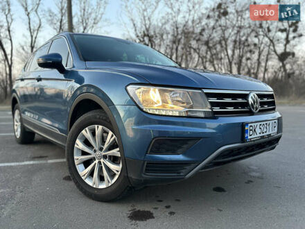Фольксваген Тигуан 2017 в Ровно на Automoto.ua Синий Фольксваген Тигуан, объемом двигателя 2 л и пробегом 127 тыс. км за 16499 $, фото 1 на Automoto.ua