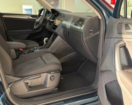 Зеленый Фольксваген Тигуан, объемом двигателя 2 л и пробегом 21 тыс. км за 32938 $, фото 8 на Automoto.ua