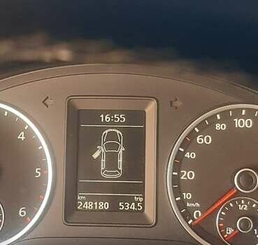 Зеленый Фольксваген Тигуан, объемом двигателя 2 л и пробегом 255 тыс. км за 10200 $, фото 8 на Automoto.ua