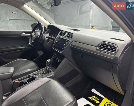 Зелений Фольксваген Тігуан, об'ємом двигуна 2 л та пробігом 96 тис. км за 19000 $, фото 13 на Automoto.ua