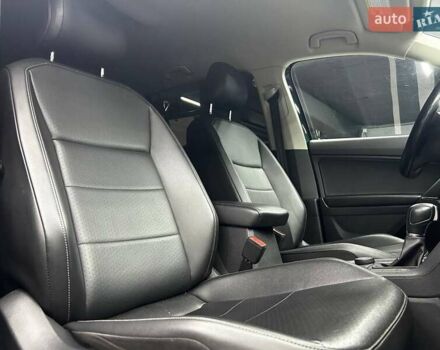 Зелений Фольксваген Тігуан, об'ємом двигуна 2 л та пробігом 96 тис. км за 19000 $, фото 14 на Automoto.ua