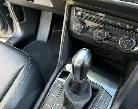 Зеленый Фольксваген Тигуан, объемом двигателя 0 л и пробегом 240 тыс. км за 14999 $, фото 7 на Automoto.ua