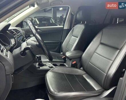 Зелений Фольксваген Тігуан, об'ємом двигуна 2 л та пробігом 96 тис. км за 19000 $, фото 6 на Automoto.ua