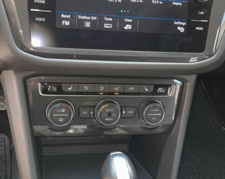 Зеленый Фольксваген Тигуан, объемом двигателя 2 л и пробегом 124 тыс. км за 21200 $, фото 6 на Automoto.ua