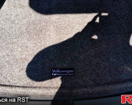 Зеленый Фольксваген Тигуан, объемом двигателя 2 л и пробегом 123 тыс. км за 21800 $, фото 6 на Automoto.ua