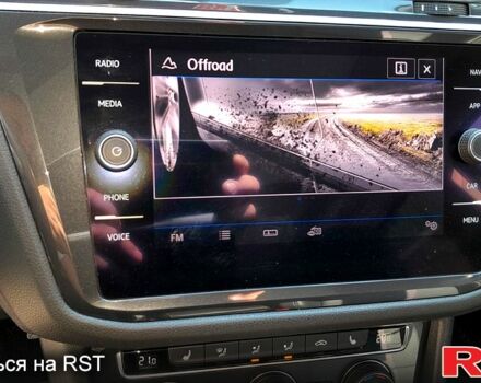 Зеленый Фольксваген Тигуан, объемом двигателя 2 л и пробегом 123 тыс. км за 21800 $, фото 4 на Automoto.ua