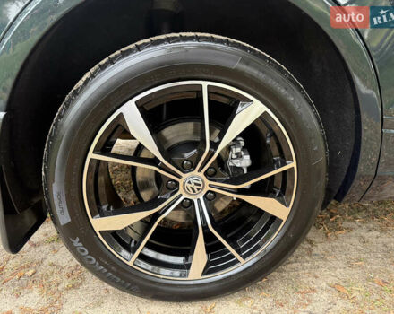 Зелений Фольксваген Тігуан, об'ємом двигуна 2 л та пробігом 170 тис. км за 19900 $, фото 36 на Automoto.ua