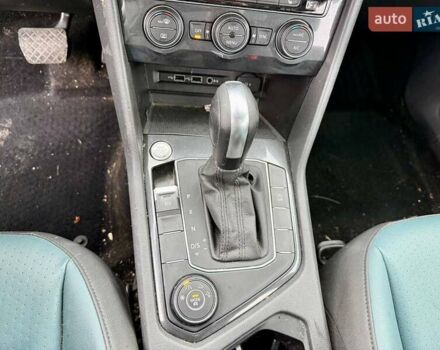 Зеленый Фольксваген Тигуан, объемом двигателя 2 л и пробегом 80 тыс. км за 13000 $, фото 37 на Automoto.ua