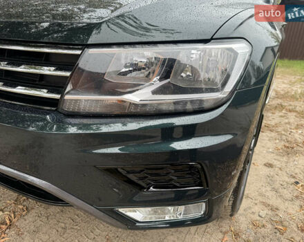 Зелений Фольксваген Тігуан, об'ємом двигуна 2 л та пробігом 170 тис. км за 19900 $, фото 17 на Automoto.ua