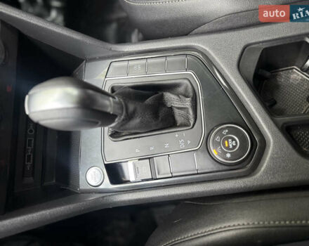 Зелений Фольксваген Тігуан, об'ємом двигуна 2 л та пробігом 170 тис. км за 19900 $, фото 30 на Automoto.ua