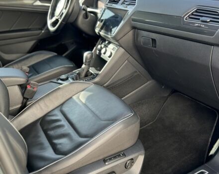 Зеленый Фольксваген Тигуан, объемом двигателя 2 л и пробегом 208 тыс. км за 30900 $, фото 5 на Automoto.ua