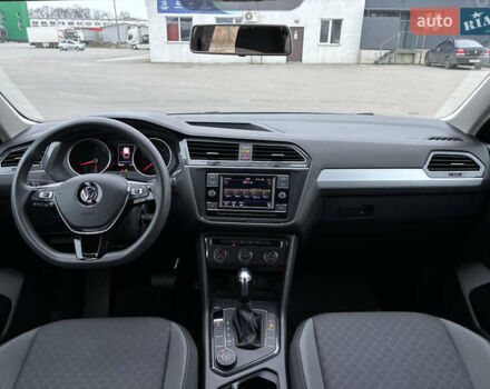 Зелений Фольксваген Тігуан, об'ємом двигуна 2 л та пробігом 160 тис. км за 16700 $, фото 9 на Automoto.ua