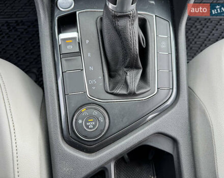 Зелений Фольксваген Тігуан, об'ємом двигуна 1.98 л та пробігом 80 тис. км за 21700 $, фото 41 на Automoto.ua