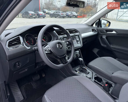 Зелений Фольксваген Тігуан, об'ємом двигуна 2 л та пробігом 160 тис. км за 16700 $, фото 6 на Automoto.ua