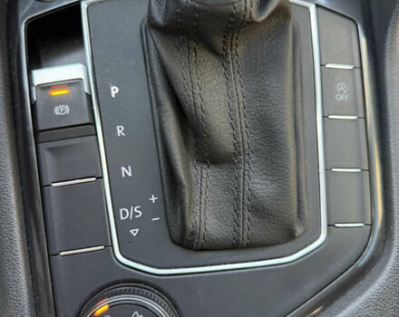 Зелений Фольксваген Тігуан, об'ємом двигуна 2 л та пробігом 52 тис. км за 26000 $, фото 4 на Automoto.ua