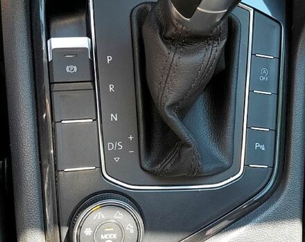 Зеленый Фольксваген Тигуан, объемом двигателя 2 л и пробегом 123 тыс. км за 21800 $, фото 3 на Automoto.ua