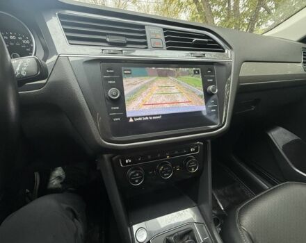 Зелений Фольксваген Тігуан, об'ємом двигуна 2 л та пробігом 106 тис. км за 19900 $, фото 2 на Automoto.ua