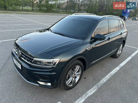 Фольксваген Тігуан 2018 у Кропивницькому (Кіровограді) на Automoto.ua Зелений Фольксваген Тігуан, об'ємом двигуна 1.98 л та пробігом 133 тис. км за 23000 $, фото 1 на Automoto.ua