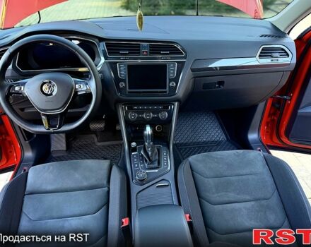 Оранжевый Фольксваген Тигуан, объемом двигателя 2 л и пробегом 160 тыс. км за 23700 $, фото 8 на Automoto.ua