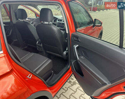 Оранжевый Фольксваген Тигуан, объемом двигателя 2 л и пробегом 143 тыс. км за 16700 $, фото 25 на Automoto.ua