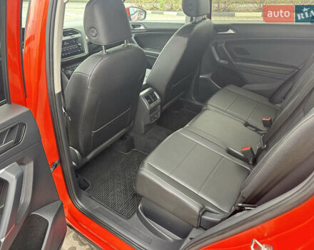 Оранжевый Фольксваген Тигуан, объемом двигателя 2 л и пробегом 143 тыс. км за 16700 $, фото 21 на Automoto.ua