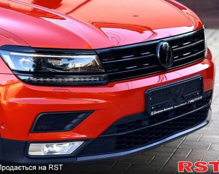 Оранжевый Фольксваген Тигуан, объемом двигателя 2 л и пробегом 160 тыс. км за 23700 $, фото 2 на Automoto.ua