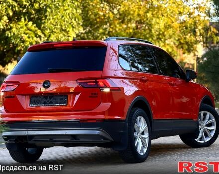 Оранжевый Фольксваген Тигуан, объемом двигателя 2 л и пробегом 160 тыс. км за 23700 $, фото 6 на Automoto.ua